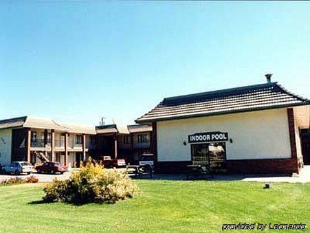 קלונה North Pointe Inn And Suites מראה חיצוני תמונה